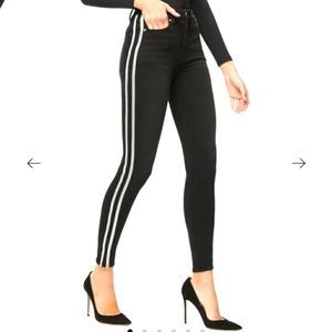 GOOD AMERICAN GOOD LEGS ATHLETIC STRIPE JEANS